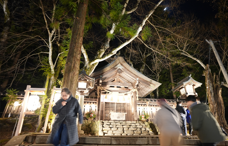 諏訪大社上社前宮の本殿